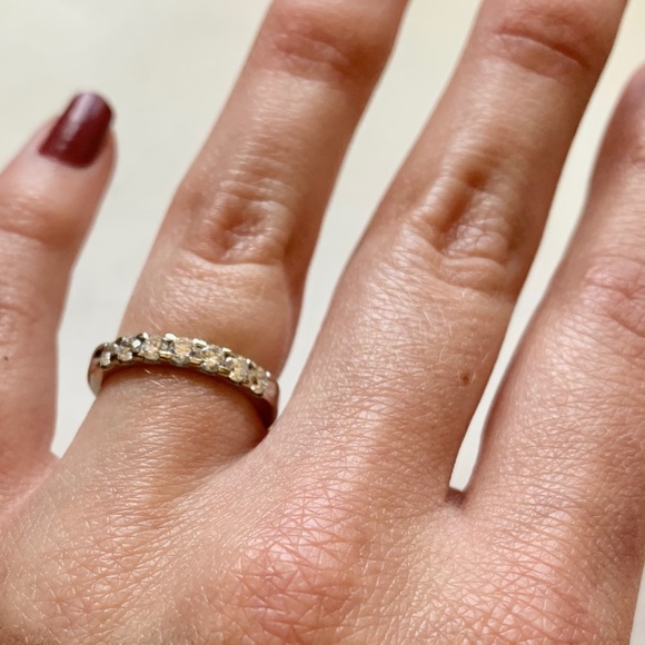 Shared Prong Diamond band Set In 14KW  .35cttw - Picture 8 of 8